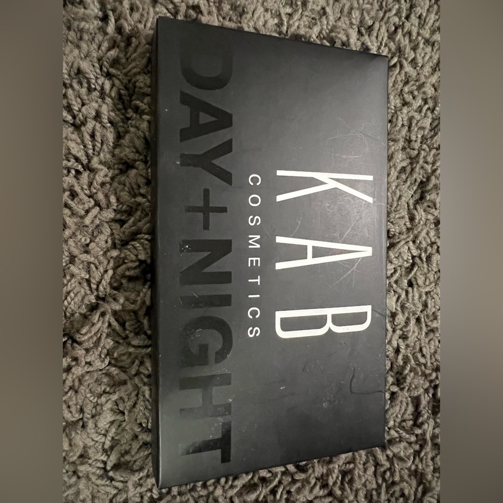 Nib KAB makeup palette